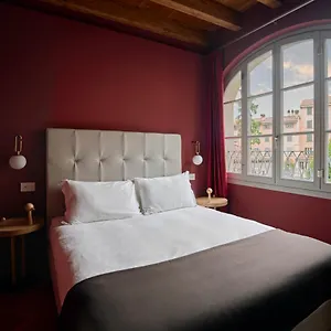 Διαμέρισμα Rego Apartments - Boutique Aparthotel & Serenity Spa With Off-Site Apartments In The Heart Of Bergamo City Center, Μπέργκαμο