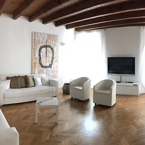 Πανσιόν Quarenghi16, Μπέργκαμο